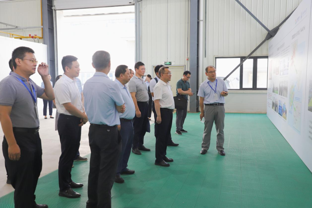 武汉市政协党组成员、副主席刘丹平一行调研武汉YP街机电子生产基地