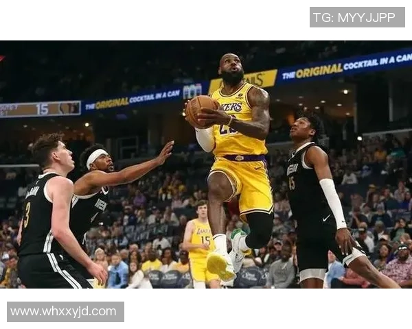 2021年灰熊与湖人激战回顾：精彩瞬间与赛季影响分析